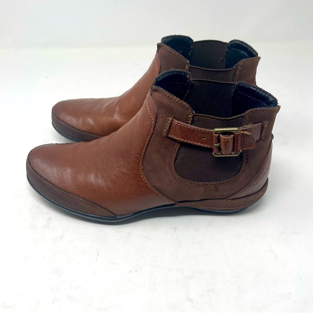 Essence by Aetrex “Amy” Ankle Boots – Brown – Size 7